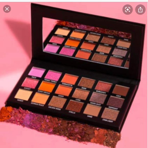 NWT ๐ KAB Day + Night Eyeshadow Palette - Picture 1 of 16